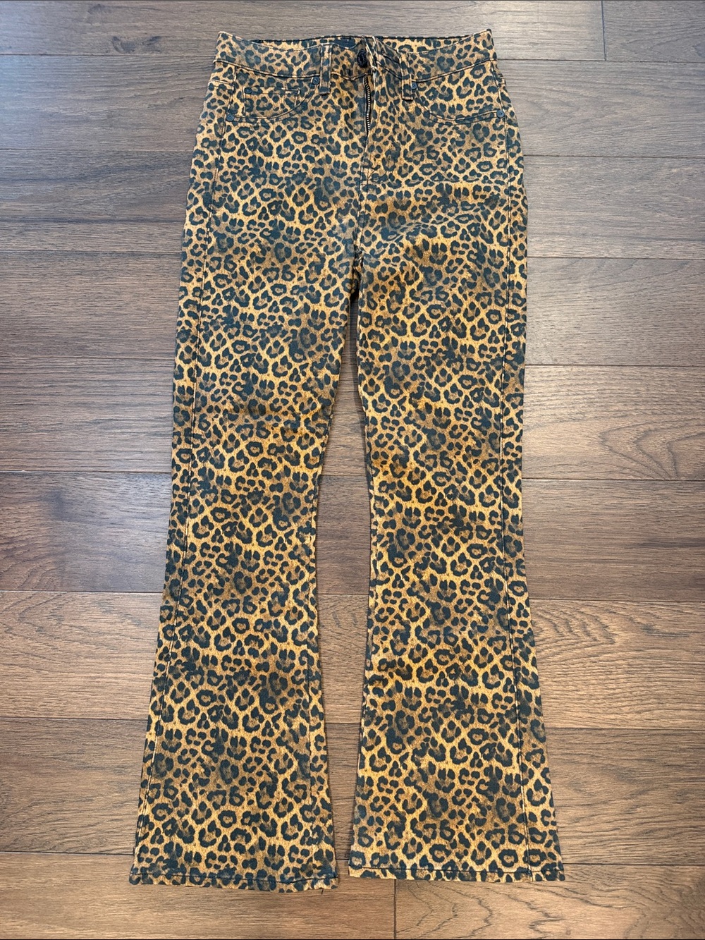 7 For All Mankind Leopard Print Flared Jeans Size 26 - C61-028 - Picture 1 of 8